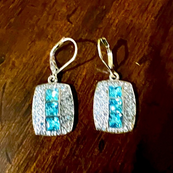 COPY - Givenchy necklace and earring set. Excellent condition. - Picture 4 of 7